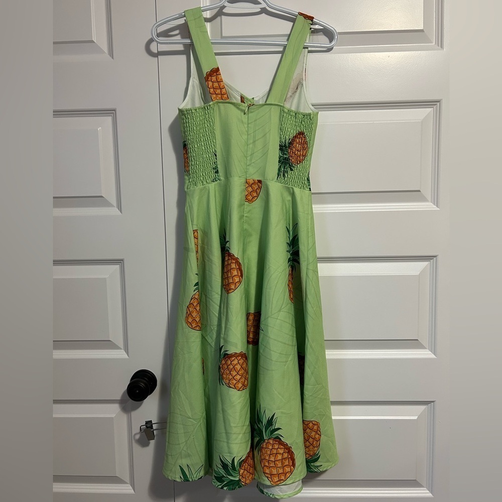 Retro Tropical Pineapple Print Midi Dress with Covered Buttons - Picture 4 of 5